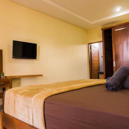Cakra House Otel Denpasar Dış mekan fotoğraf