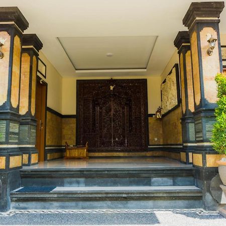 Cakra House Otel Denpasar Dış mekan fotoğraf