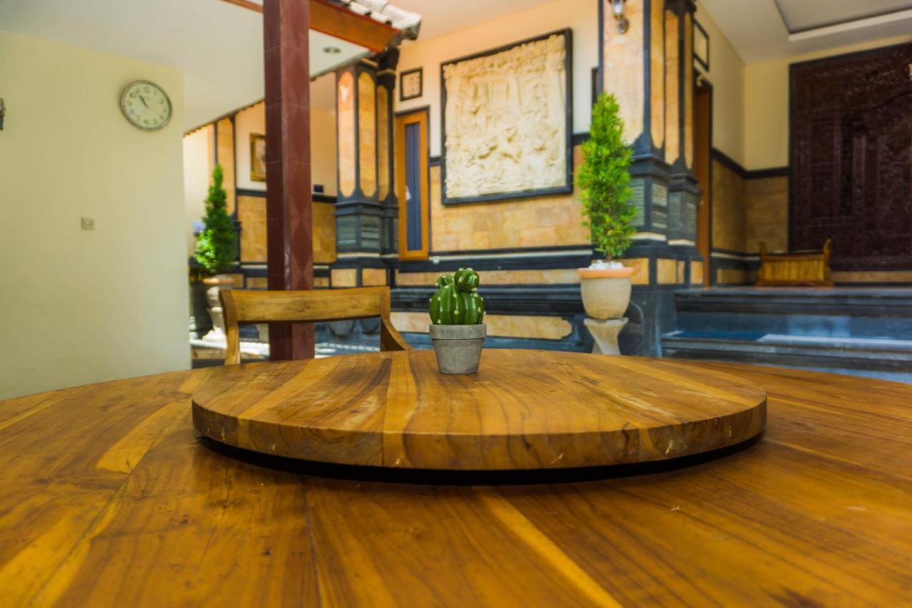 Cakra House Otel Denpasar Dış mekan fotoğraf