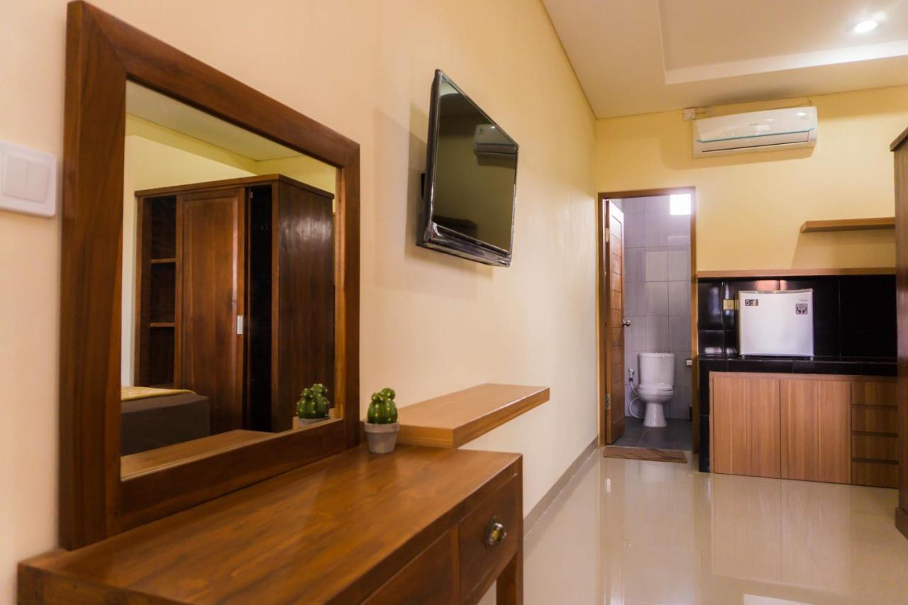 Cakra House Otel Denpasar Dış mekan fotoğraf