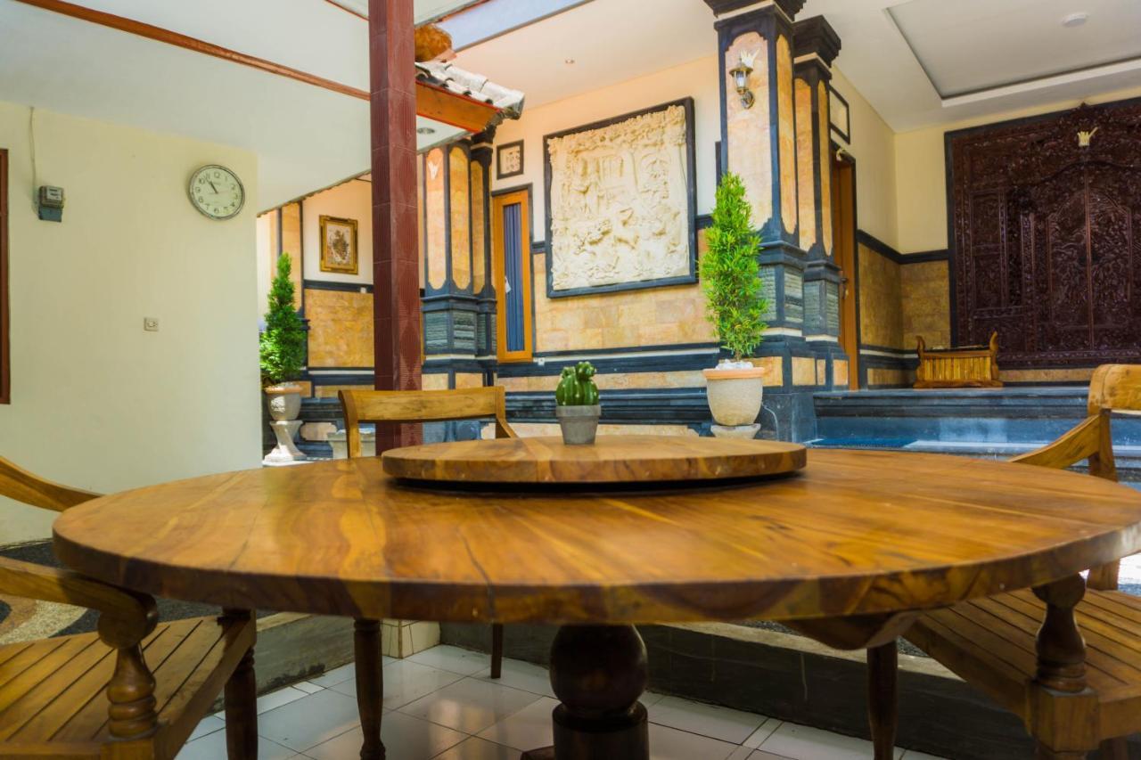 Cakra House Otel Denpasar Dış mekan fotoğraf