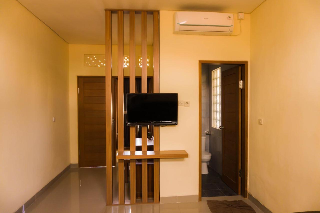 Cakra House Otel Denpasar Dış mekan fotoğraf