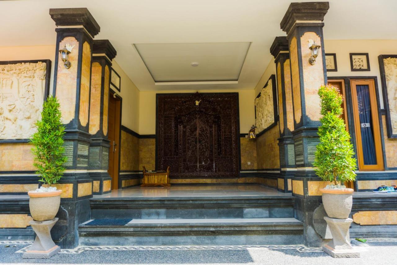 Cakra House Otel Denpasar Dış mekan fotoğraf