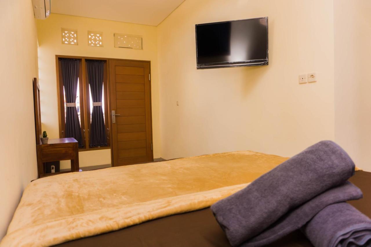 Cakra House Otel Denpasar Dış mekan fotoğraf