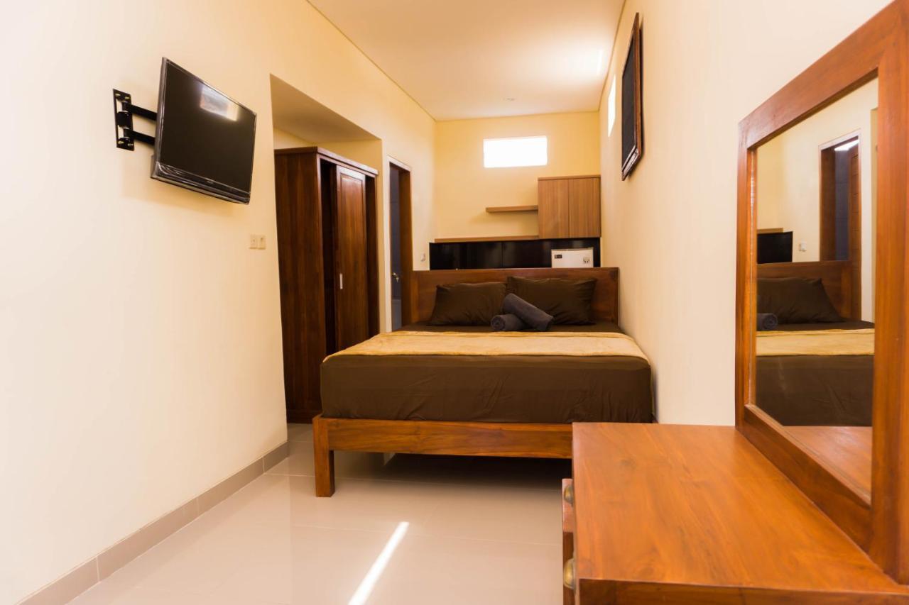Cakra House Otel Denpasar Dış mekan fotoğraf