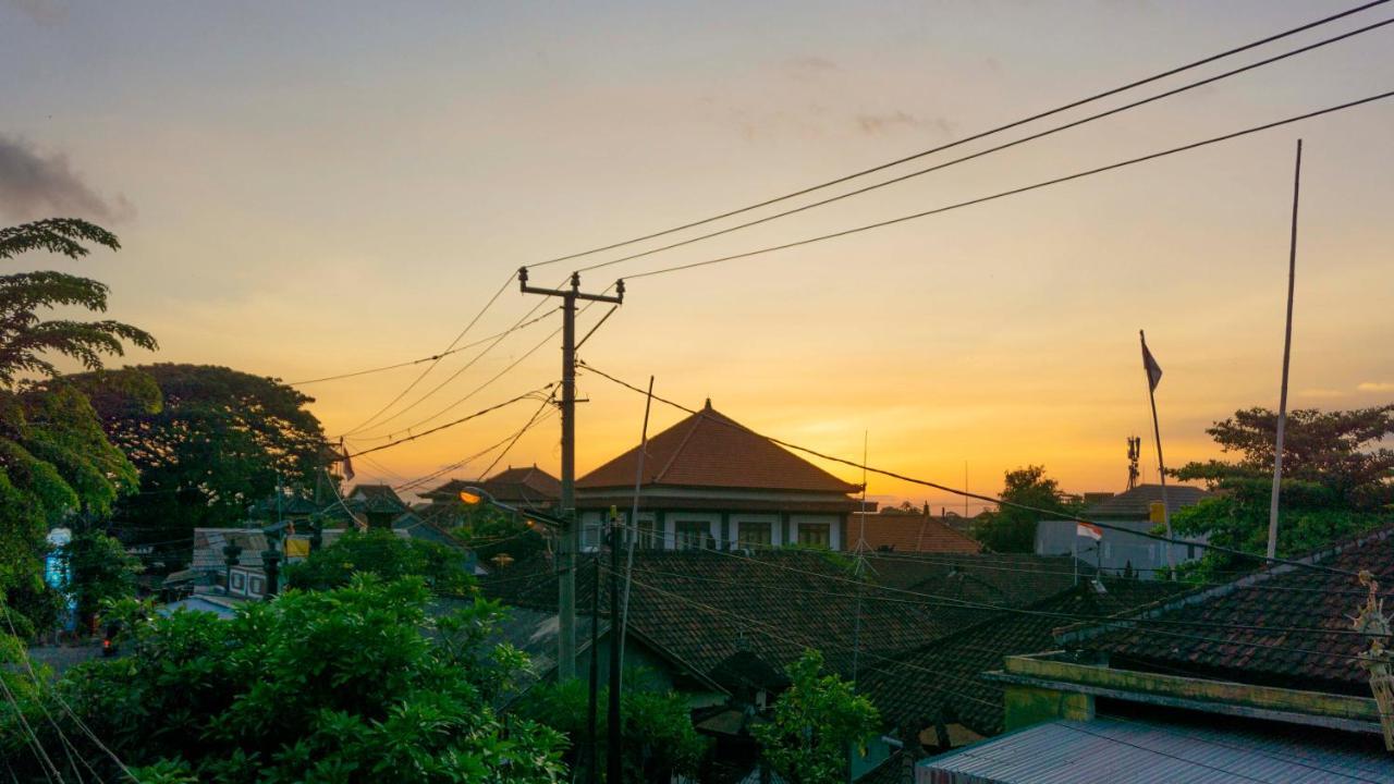 Cakra House Otel Denpasar Dış mekan fotoğraf